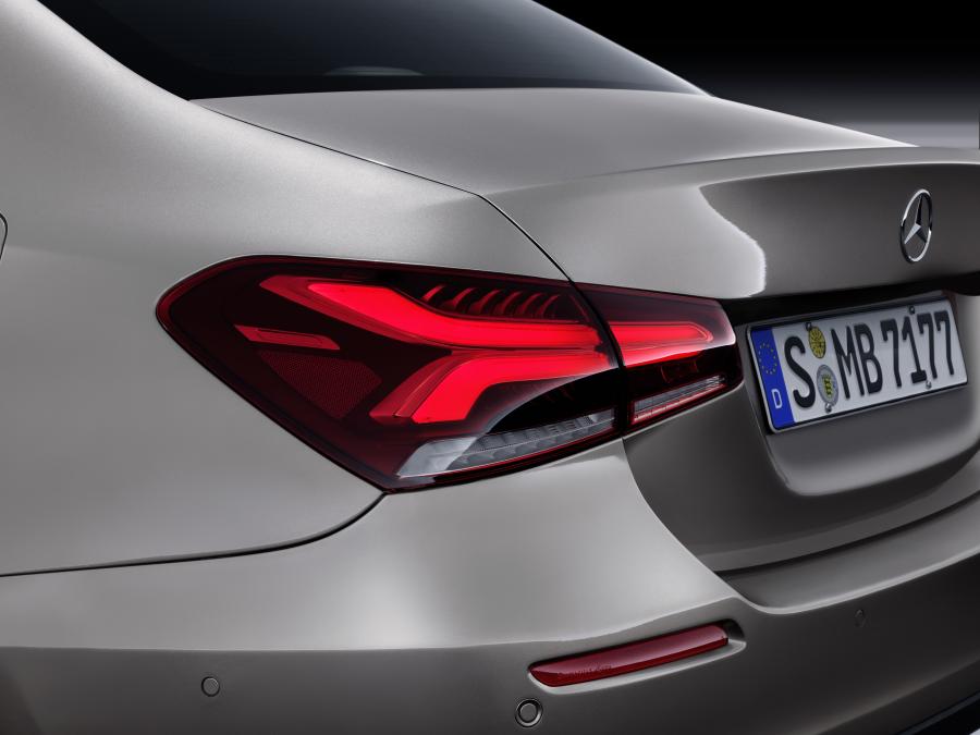 Детали экстерьера Mercedes-Benz A-Class Sedan (V177) 2018 года  (WW) (фото 11 из 19)